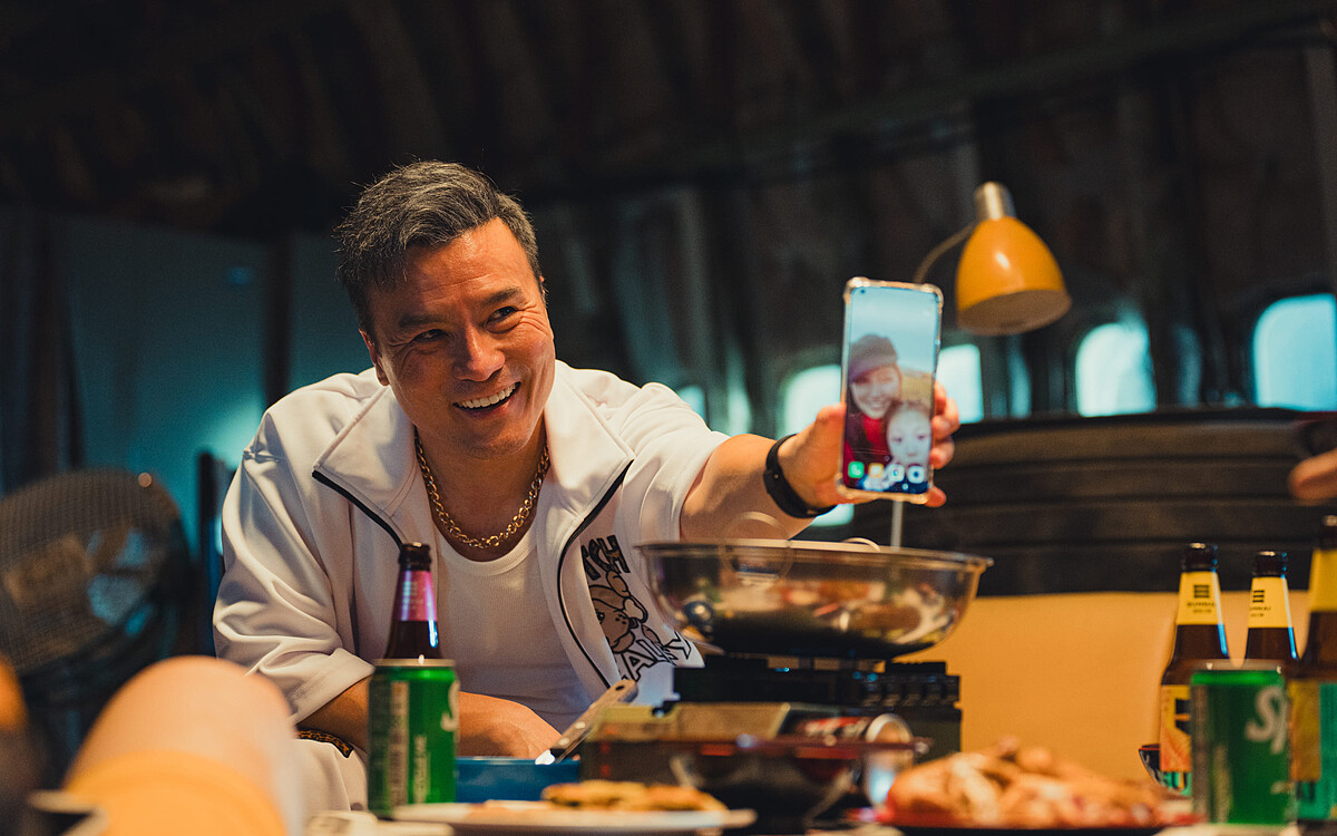 李銘忠在電影《還錢》飾演重視家庭的妻女奴