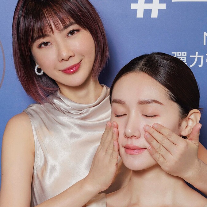 游絲棋老師示範小V臉按摩法。