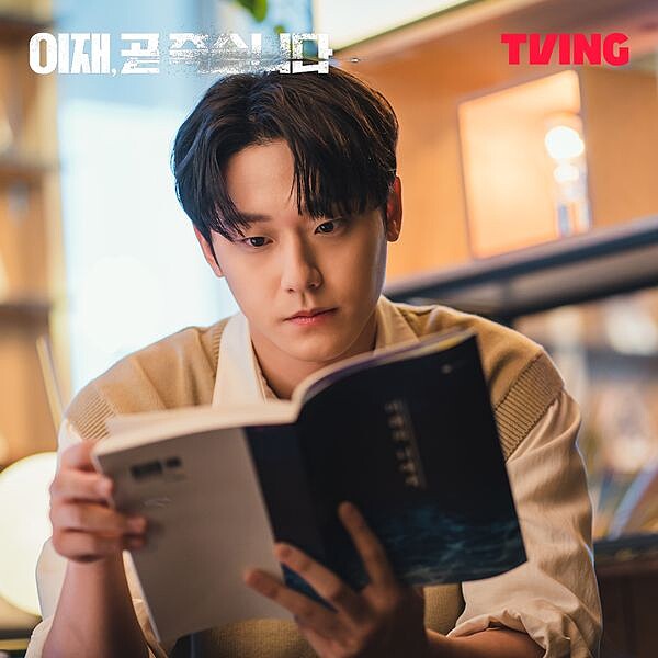 李到晛飾演生活順遂、人生沒目標的男模建雨