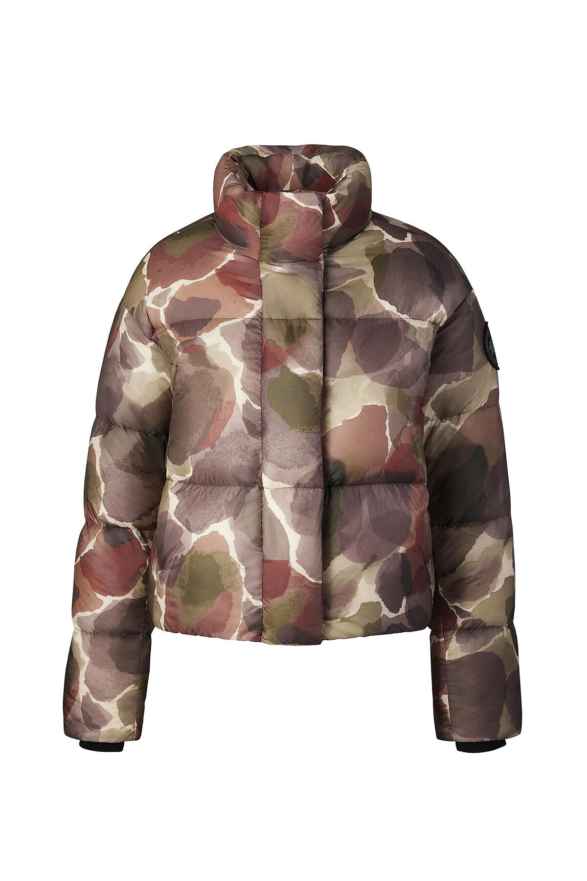 短版羽絨服女款印花色，NT31,400。