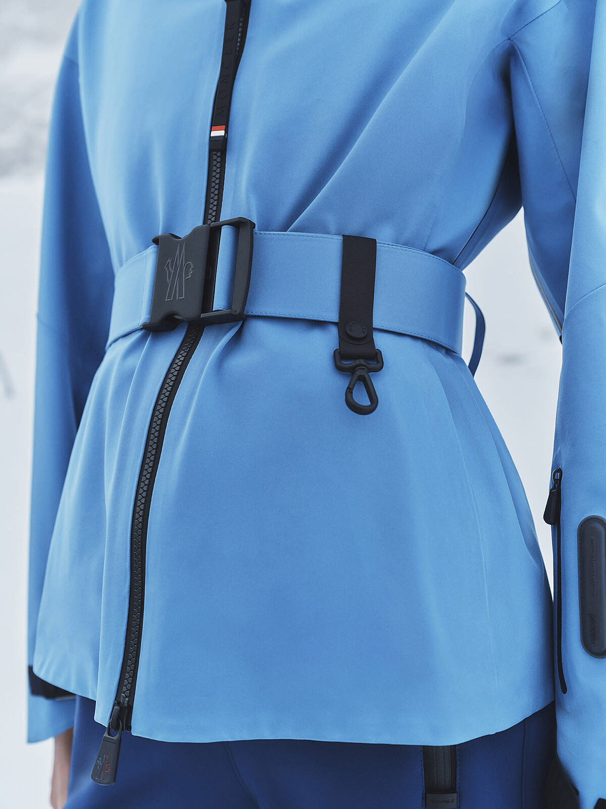 滑雪機能服，價格店洽。