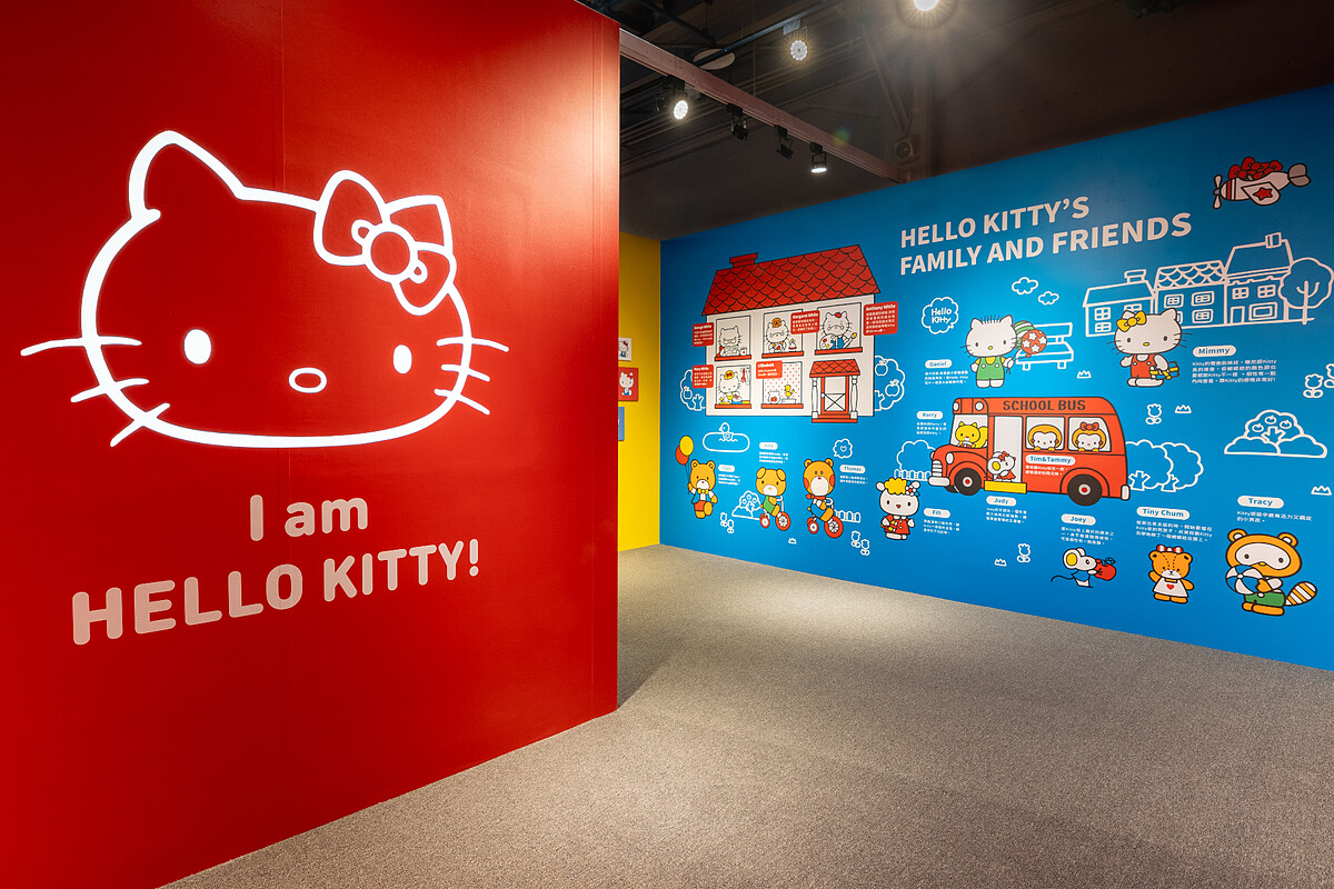 「誕生故事區」帶大家再次認識經典三麗鷗大明星Hello Kitty(時藝多媒體提供)