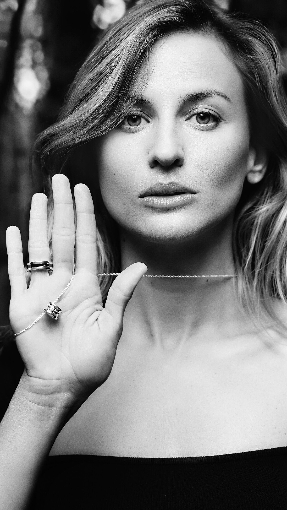 交響樂團指揮家 Beatrice Venezi演繹寶格麗與救助兒童會形象廣告#WITHMEWITHYOU