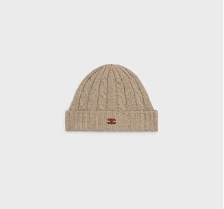 Celine 麻花針織羊絨 TRIOMPHE 毛帽，NT$23,500。