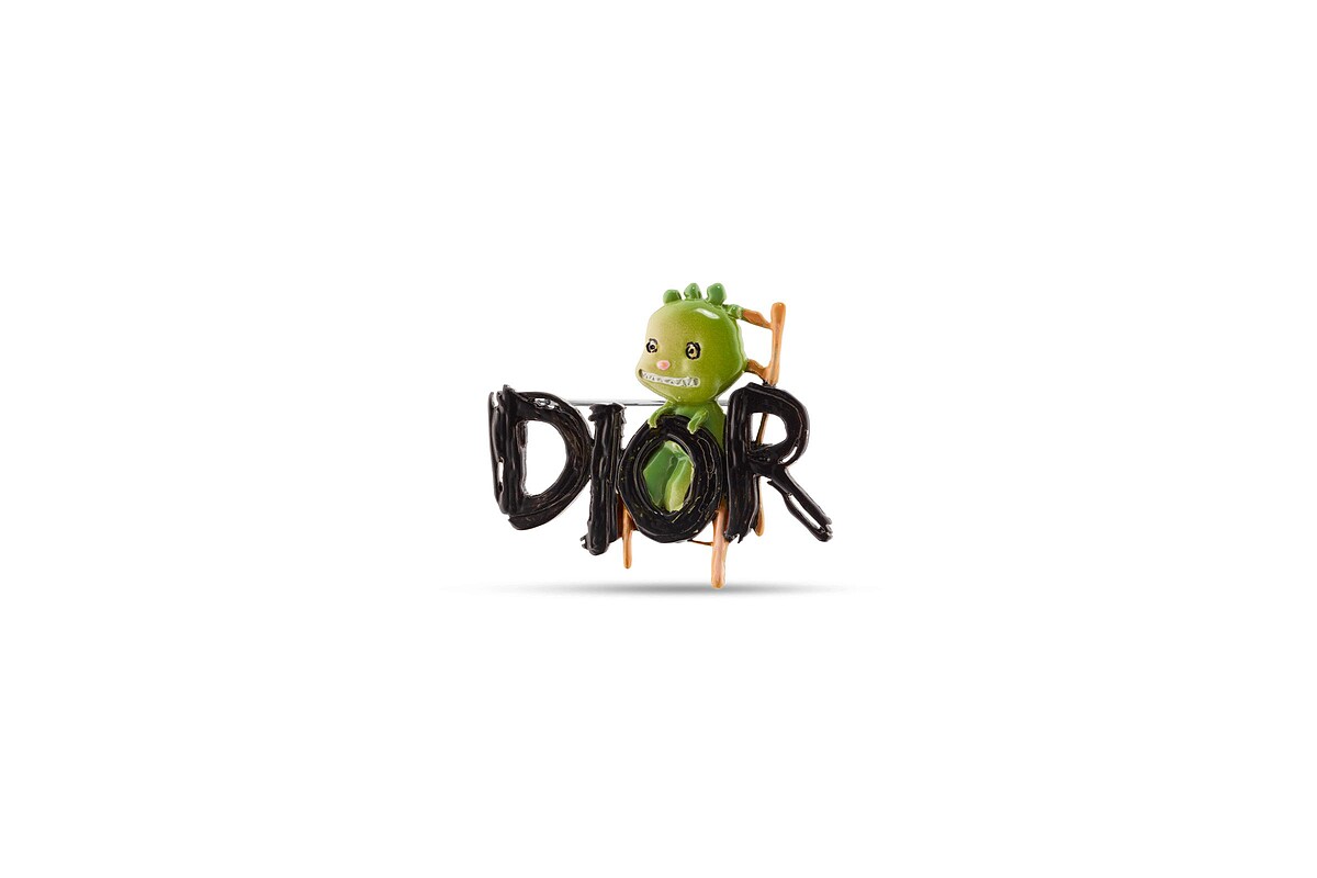Dior龍形Logo胸針_NTD 24,000