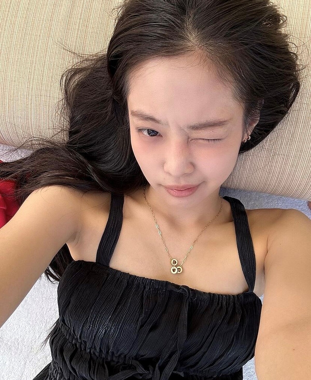 Jennie這樣穿搭珠寶03：項鍊