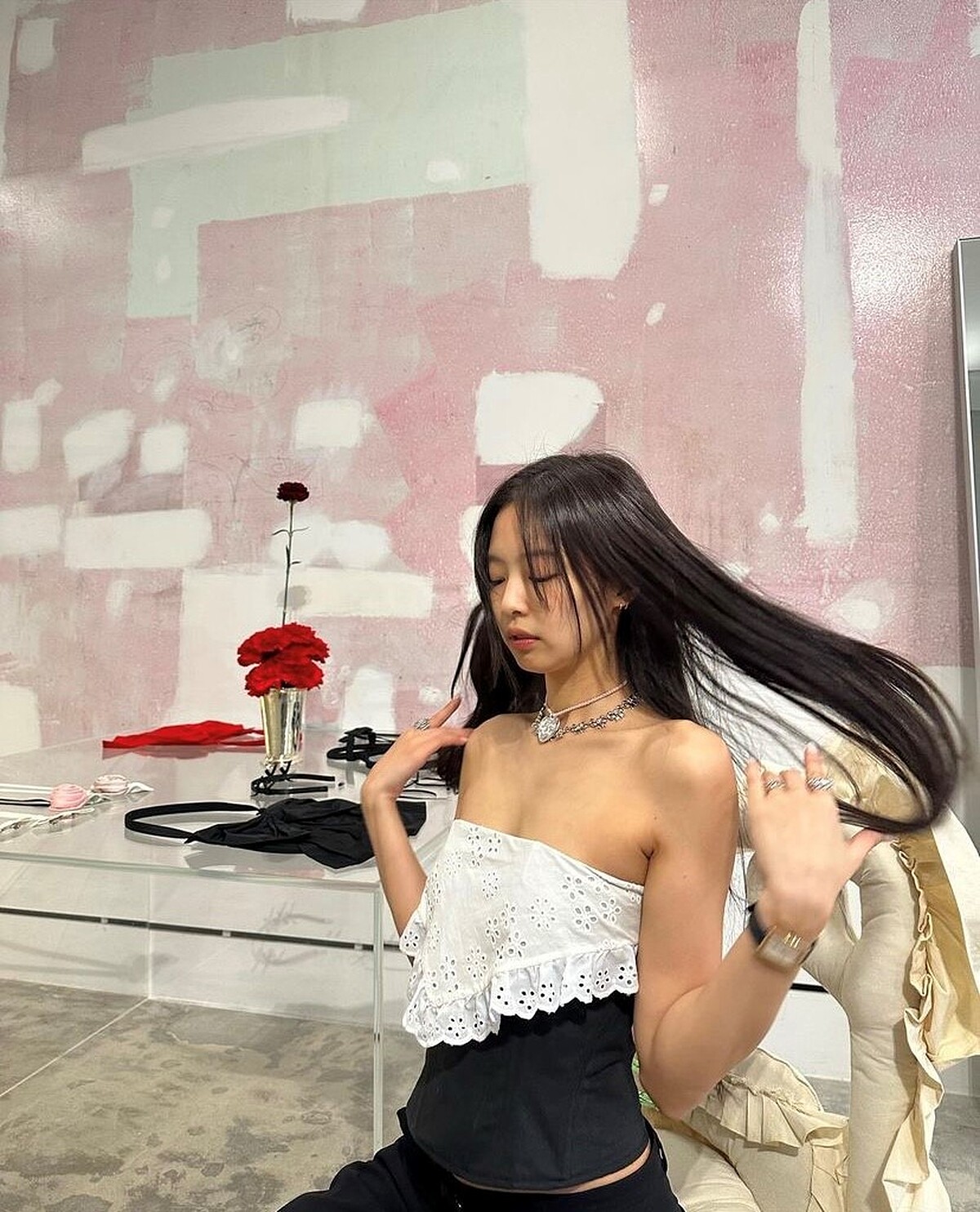 Jennie這樣穿搭珠寶04：手環/腕錶