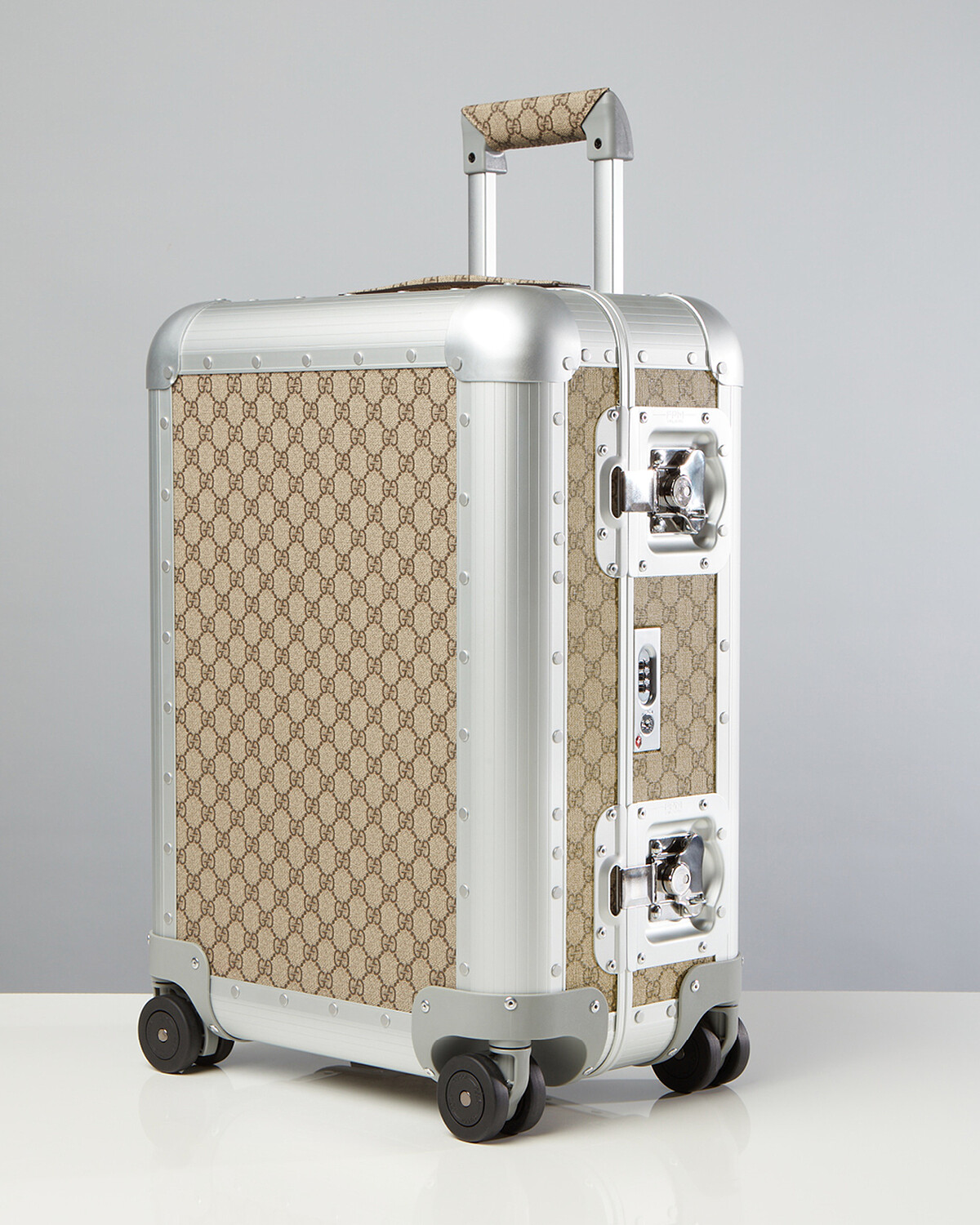 Gucci Porter行李箱 NT115,200 