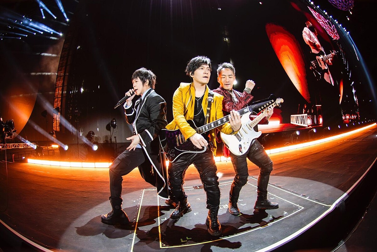 五月天阿信、怪獸、石頭