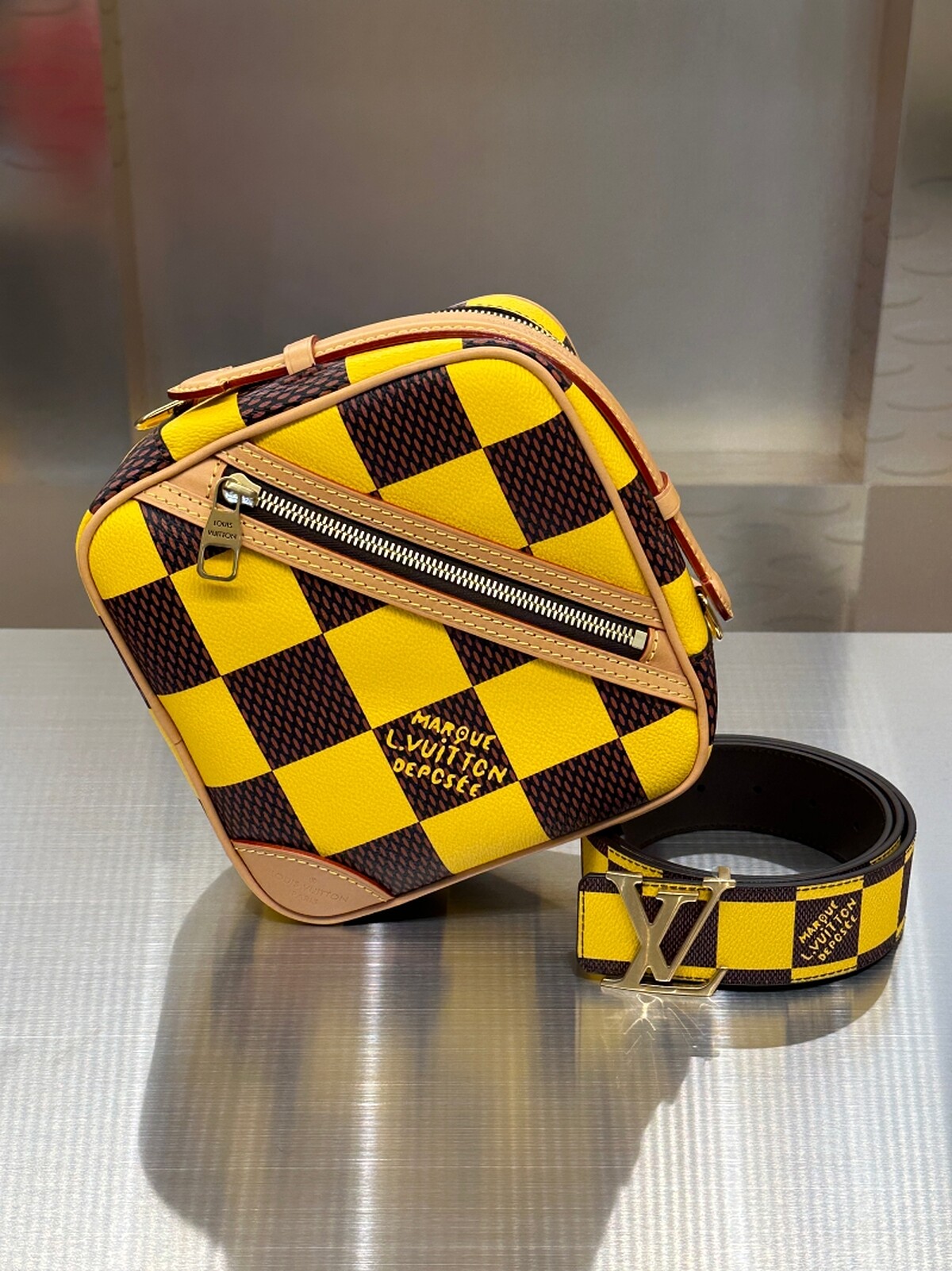 Chess 郵差包 NT.92,500