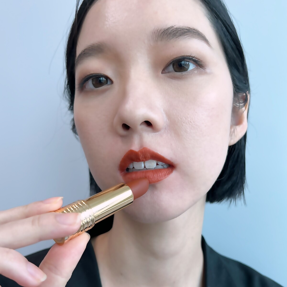 蘭蔻絕對完美唇膏絲絨霧感#336試色。