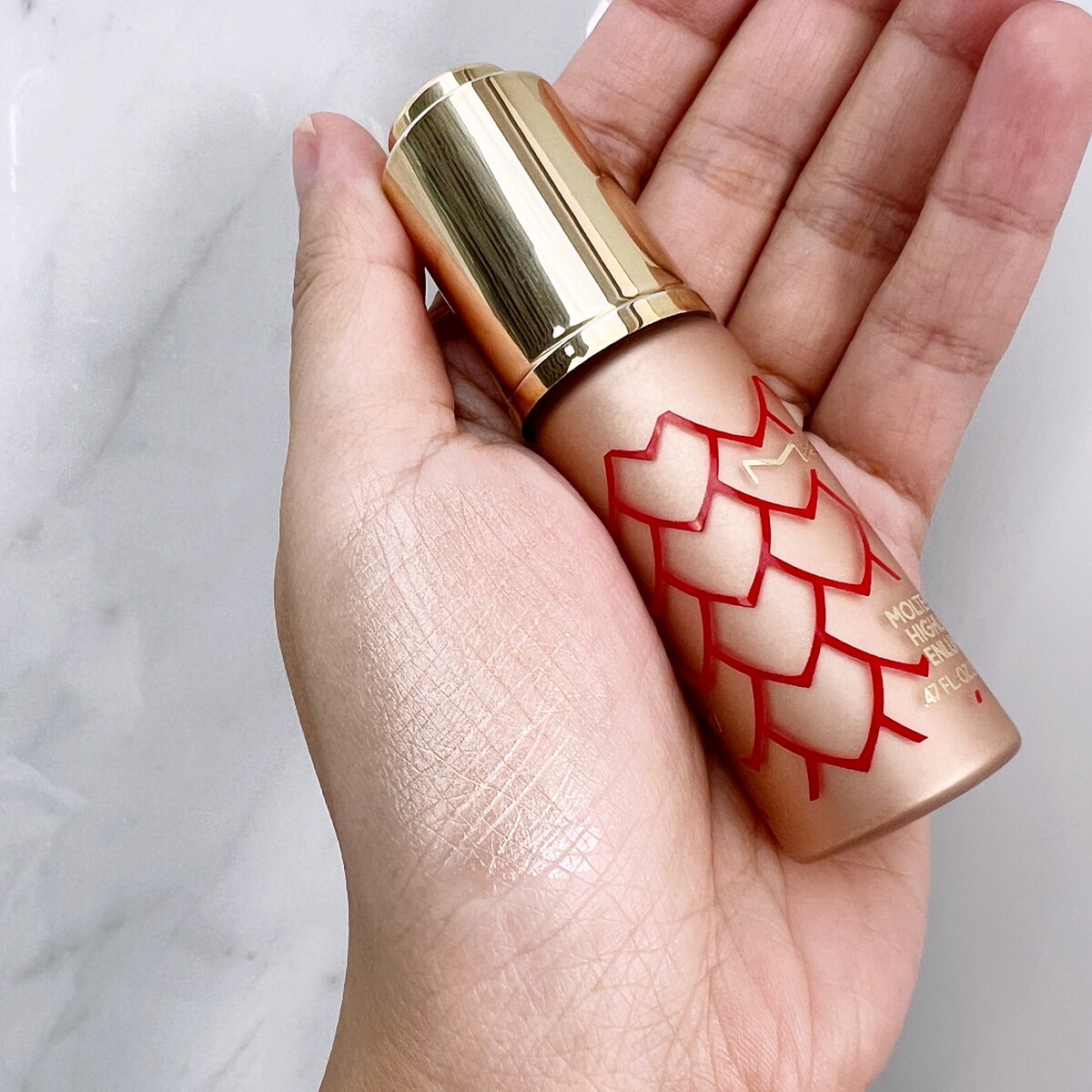 M.A.C熾愛之心金屬光炫彩打亮，NT1,350