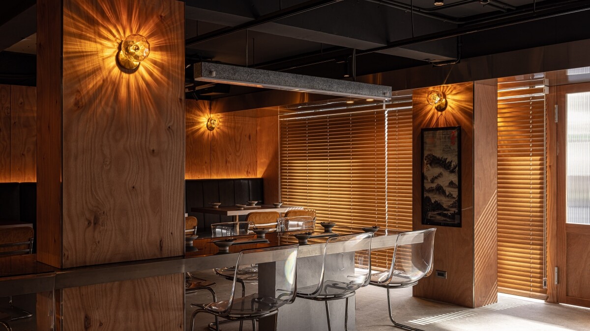 室內取自80年代歐美室內設計風格。