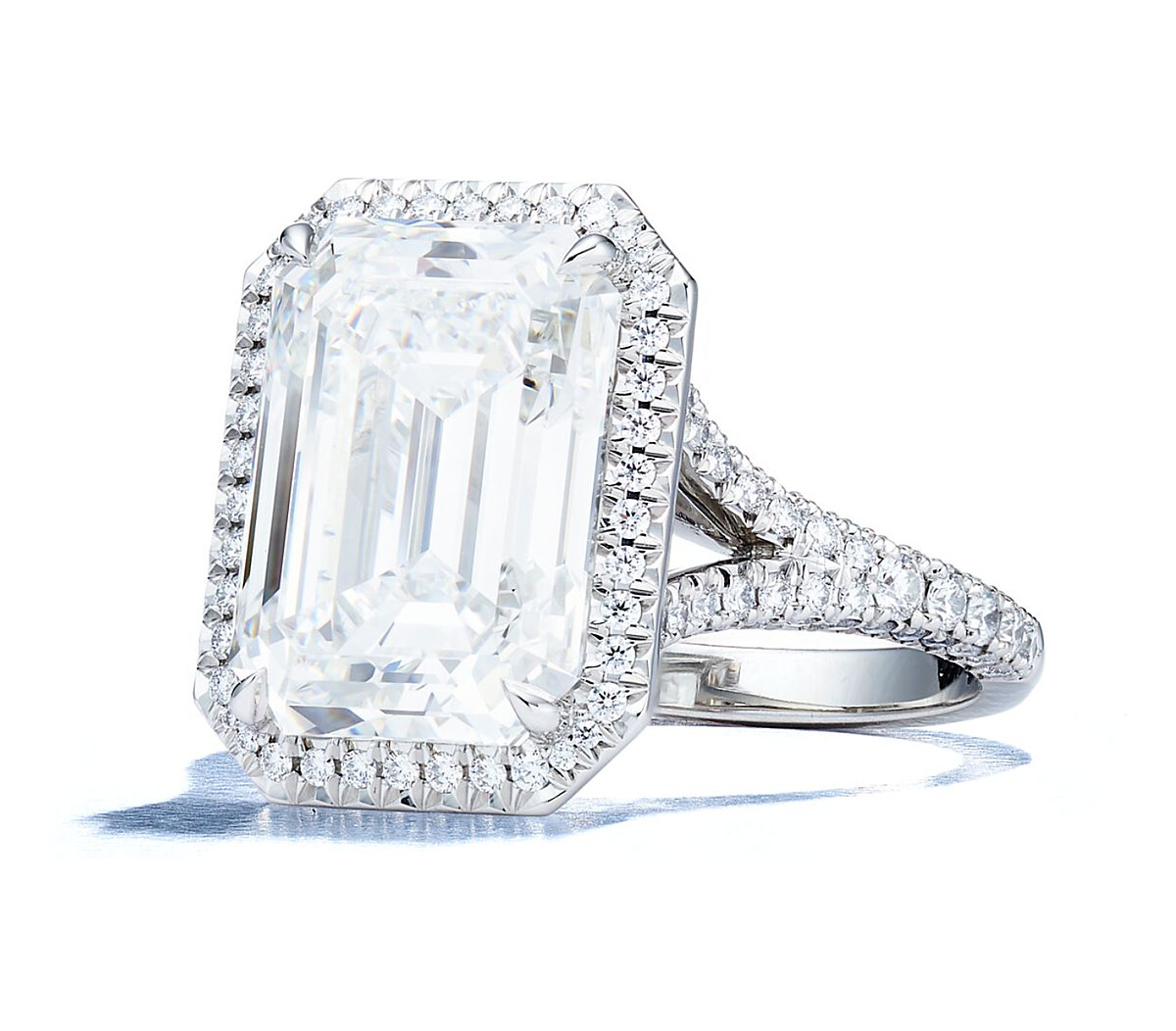 Tiffany鉑金鋪鑲主石逾6克拉鑽石戒指