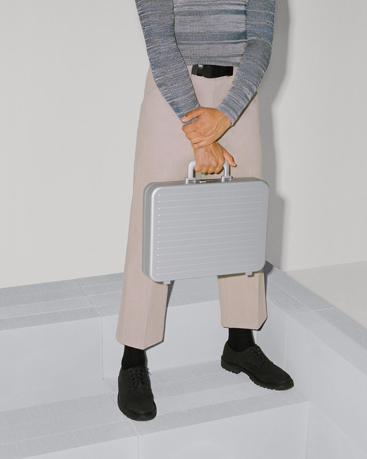 RIMOWA Attach&eacute; Silver NT69,500。