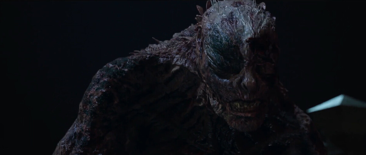 惺沁怪物知道自己傷了女兒，停止暴衝，自己也哭了