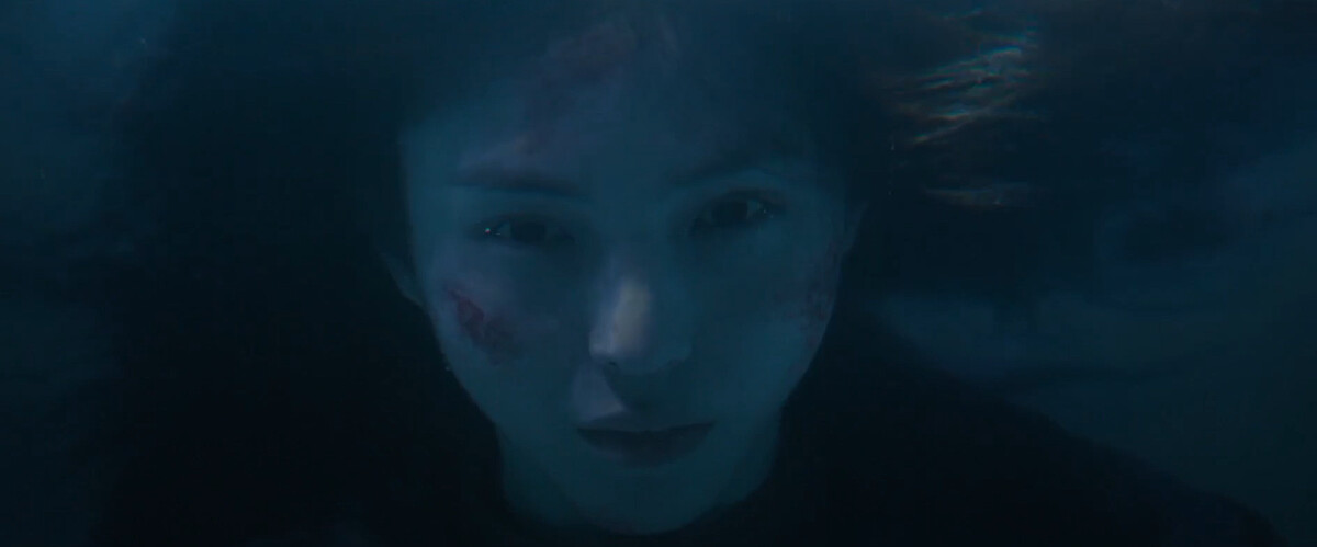 納人游入韓韶禧口裡，眼睛突然張開，復活了！