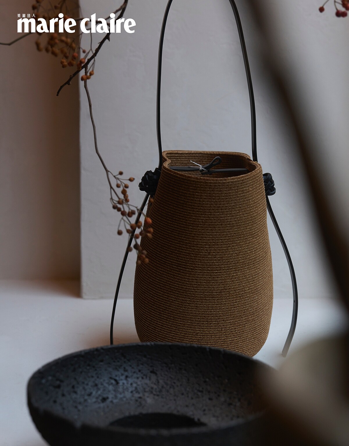 台灣設計「Kamaro&rsquo;an」，在店中是招牌明星商品，吸引許多路過的客人進店參觀。