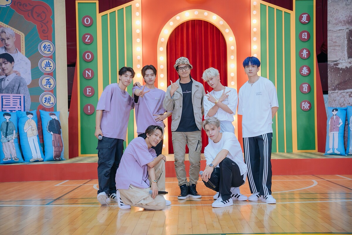 《Ozone夏日青春冒險》元祖天團代表王少偉(中)登場,傳授少年熱血綜藝拼勁。