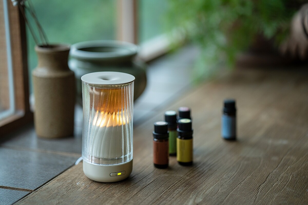 「BRUME薄霧之光擴香儀」以五項獨創功能抓住精油愛好者的心。