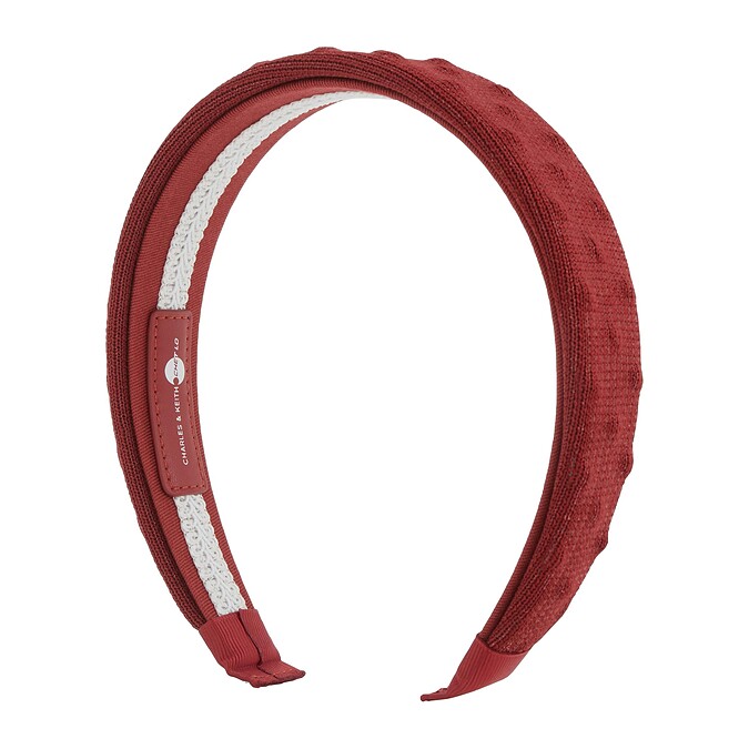 CHARLES & KEITH x Chet Lo立體釘髮箍990元。