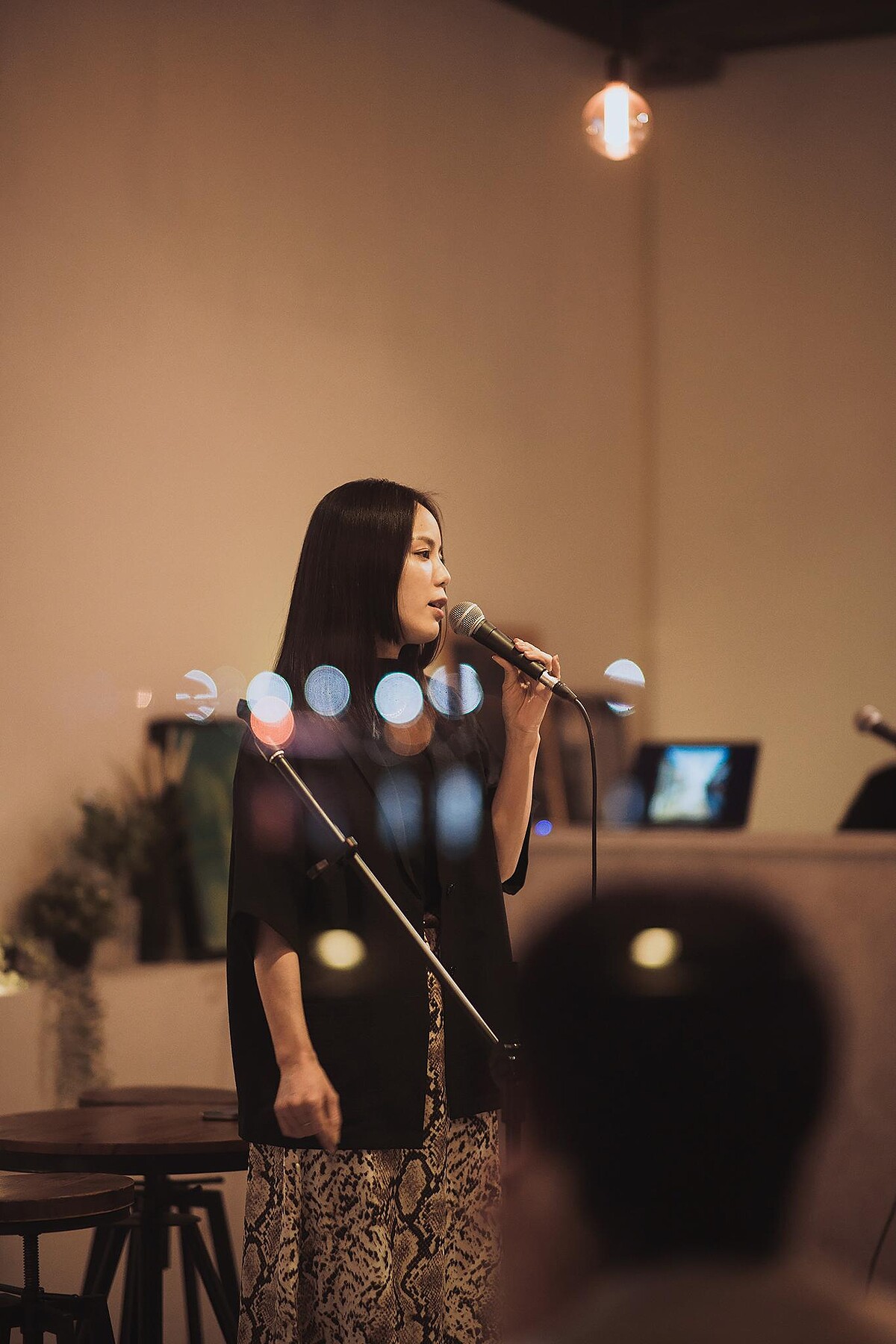 薛詒丹獻唱療癒歌曲〈痛痛飛走〉