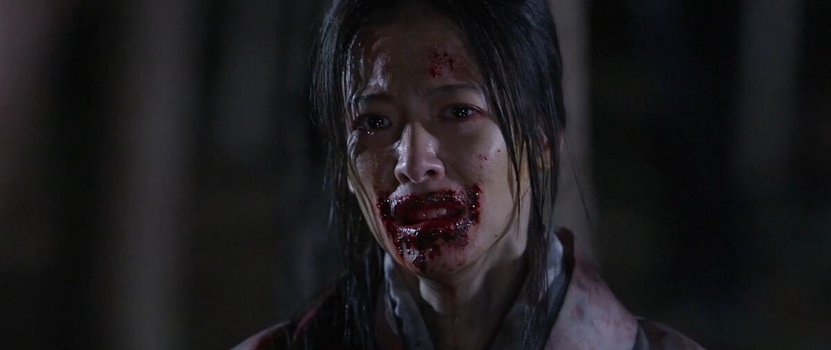 明子沒有進化成怪物，雖然自我修復快，但孕婦形體的她抵擋不了警察的抓捕