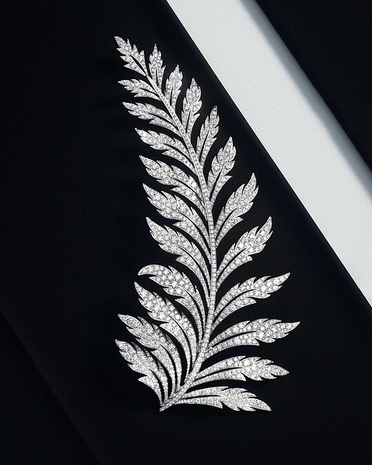 Broderies刺繡圖騰胸針