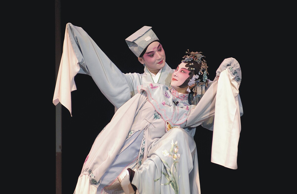 青春版《牡丹亭》劇照 冥誓 攝影：許培鴻 