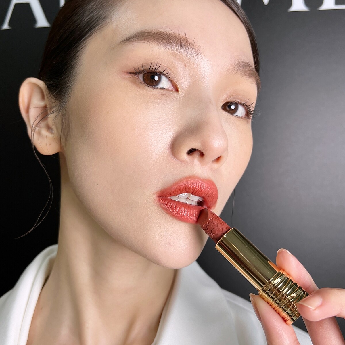 蘭蔻絕對完美唇膏絲絨霧感2024情人節限量版(#221)，NT1,480