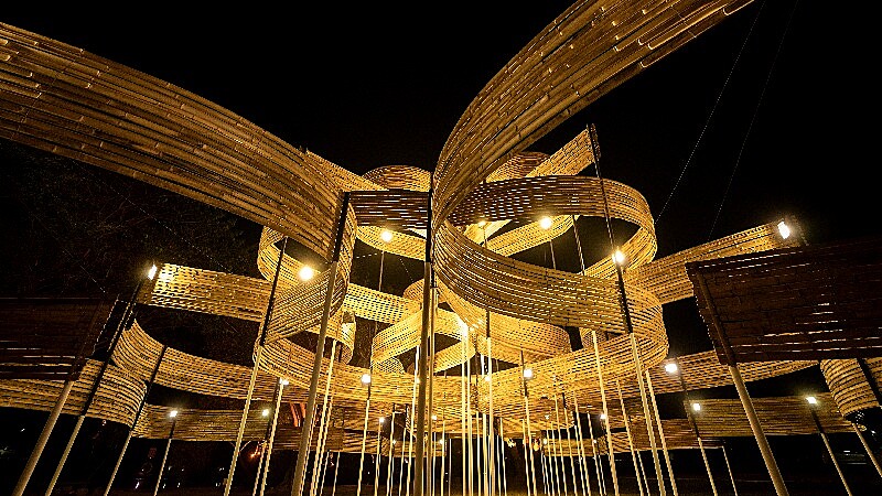 藝術燈區作品：禹禹藝術工作室《無盡光在》