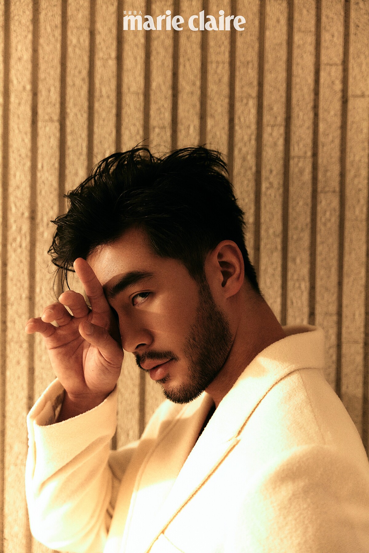 米白色羊毛外套，Dior。