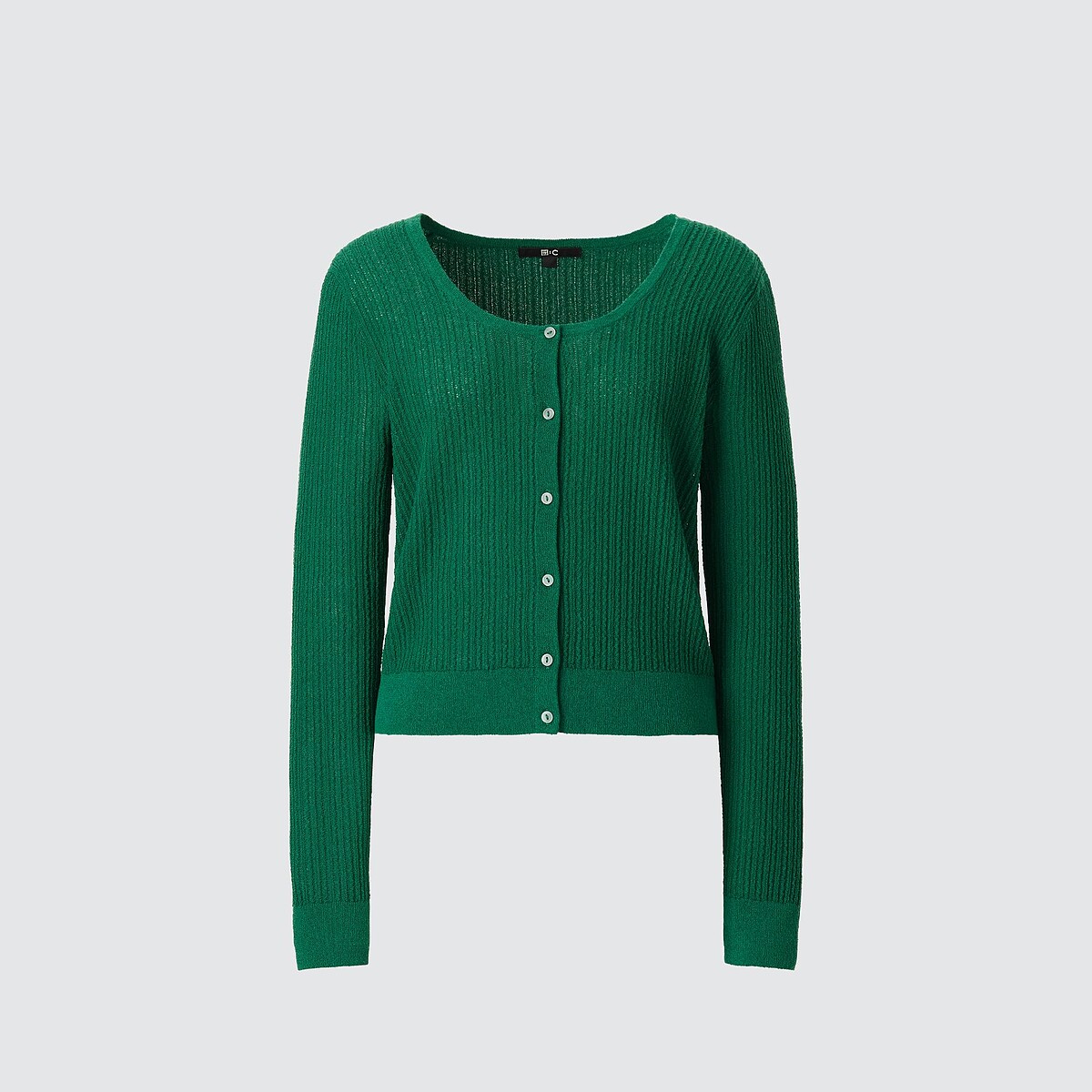 蕾絲圓領短版開襟衫外套NT$990。