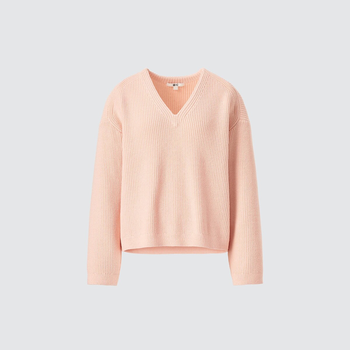 V領短版針織衫NT$1290。