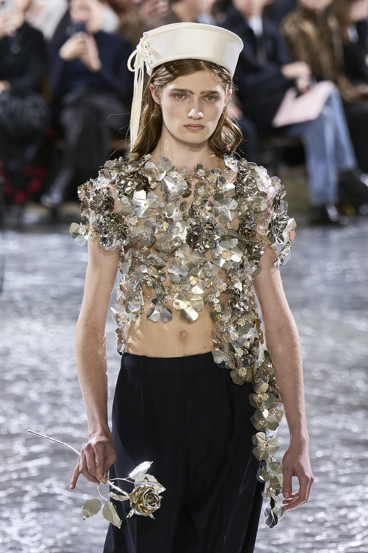 英國設計師 Simone Rocha 表示這系列是一次的大膽「受邀挑戰」。