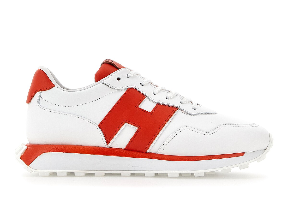 (CNY限定)Hogan H601赤紅色牛皮休閒鞋，NT24,500。