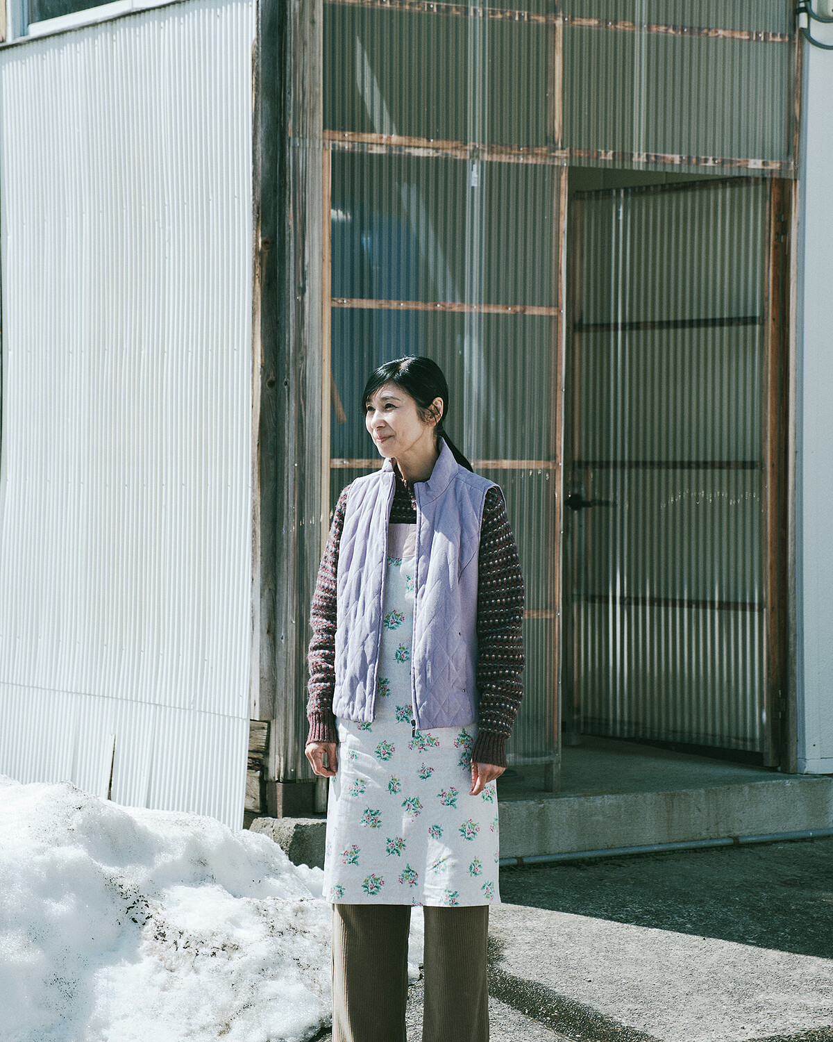 日本電影金像獎影后「美魔女」黑木瞳，出演《青春18x2 通往有你的旅程》。