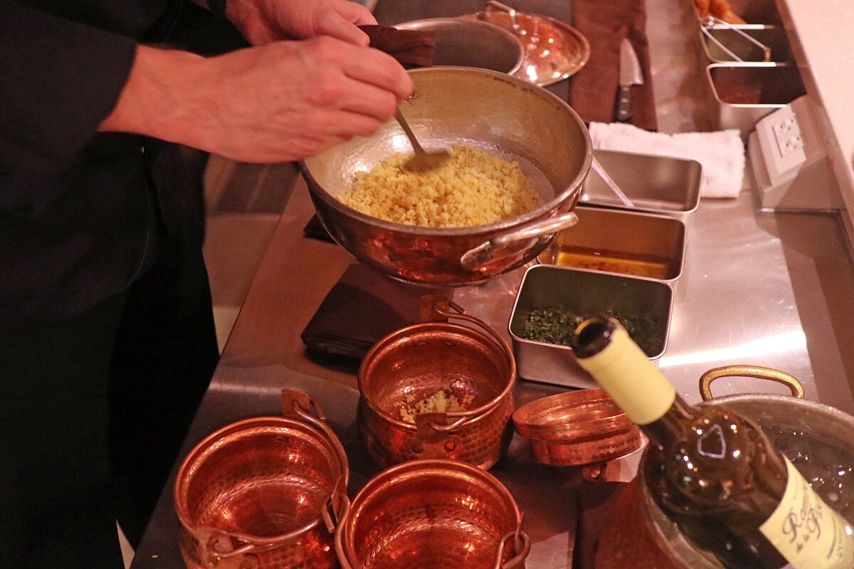 主廚 Nico 想將這份手工美味帶到客人的餐桌上,因此採一份一份製作。