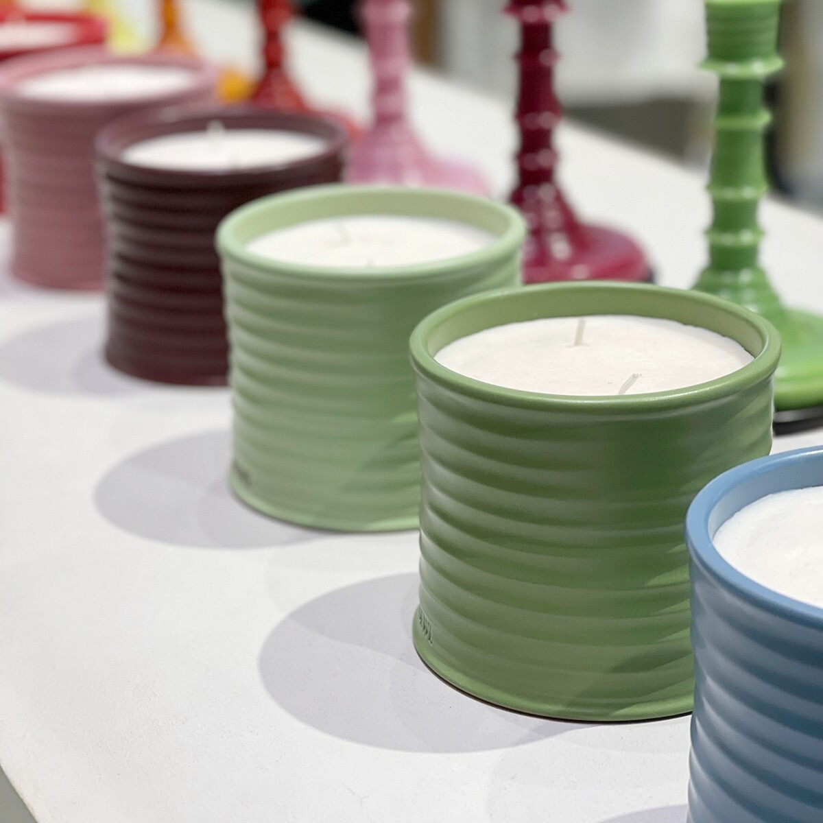 Loewe香氛蠟燭170g，NT3,100、610g，NT7,000、2100g，NT14,700