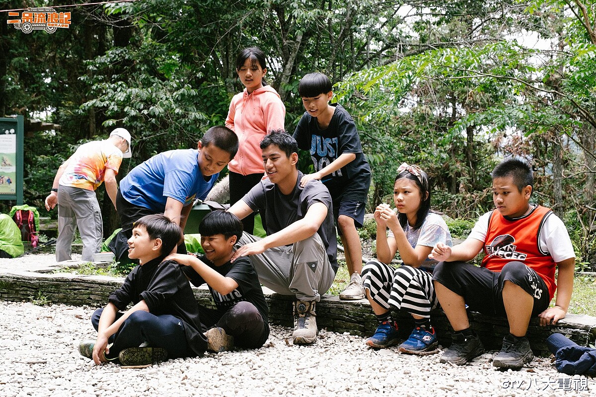 朱軒洋挑戰「高山協作」工作，帶著小朋友們走進山林，過程險些崩潰。