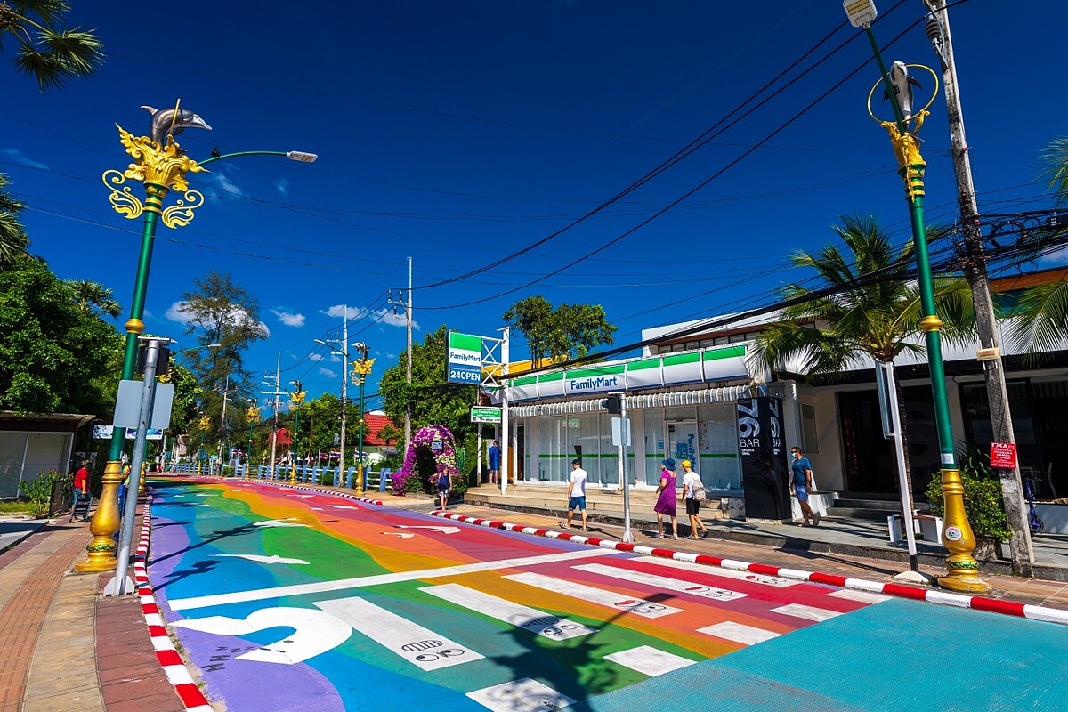 泰國普吉島，芭東海灘（泰國光觀局提供）