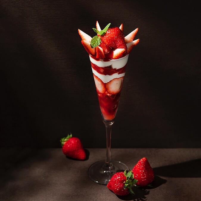 本季推出新鮮手工製作「草莓帕妃」,採每日限量預訂。