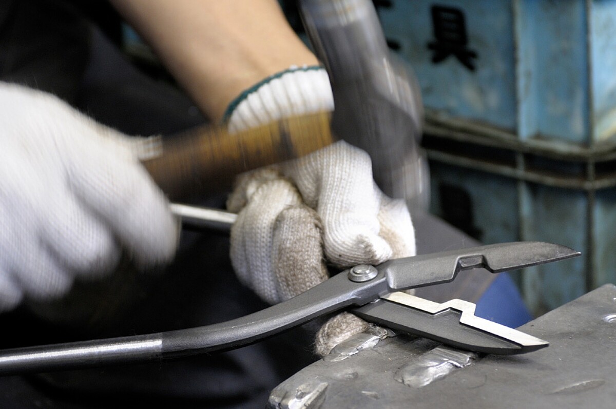 金鹿工具製作所秉持「好好做好一件事」的態度,堅持製造出成本效益卓越,使用者能夠持續使用,並貼近手感且充滿感情的產品。