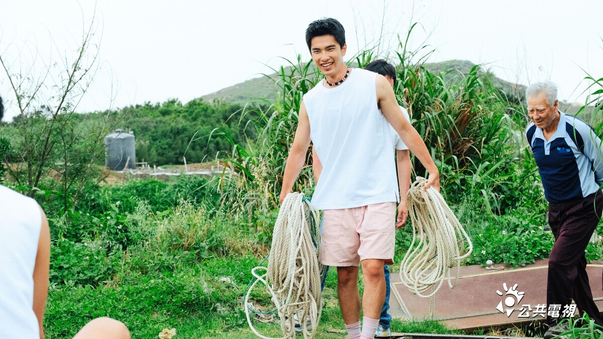 《二呆流浪記》曾敬驊到馬祖東莒幫忙搭建樹屋