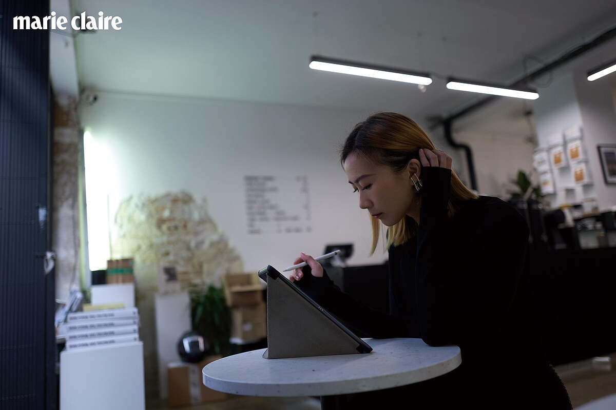 他會先以 iPad 進行繪製發想。