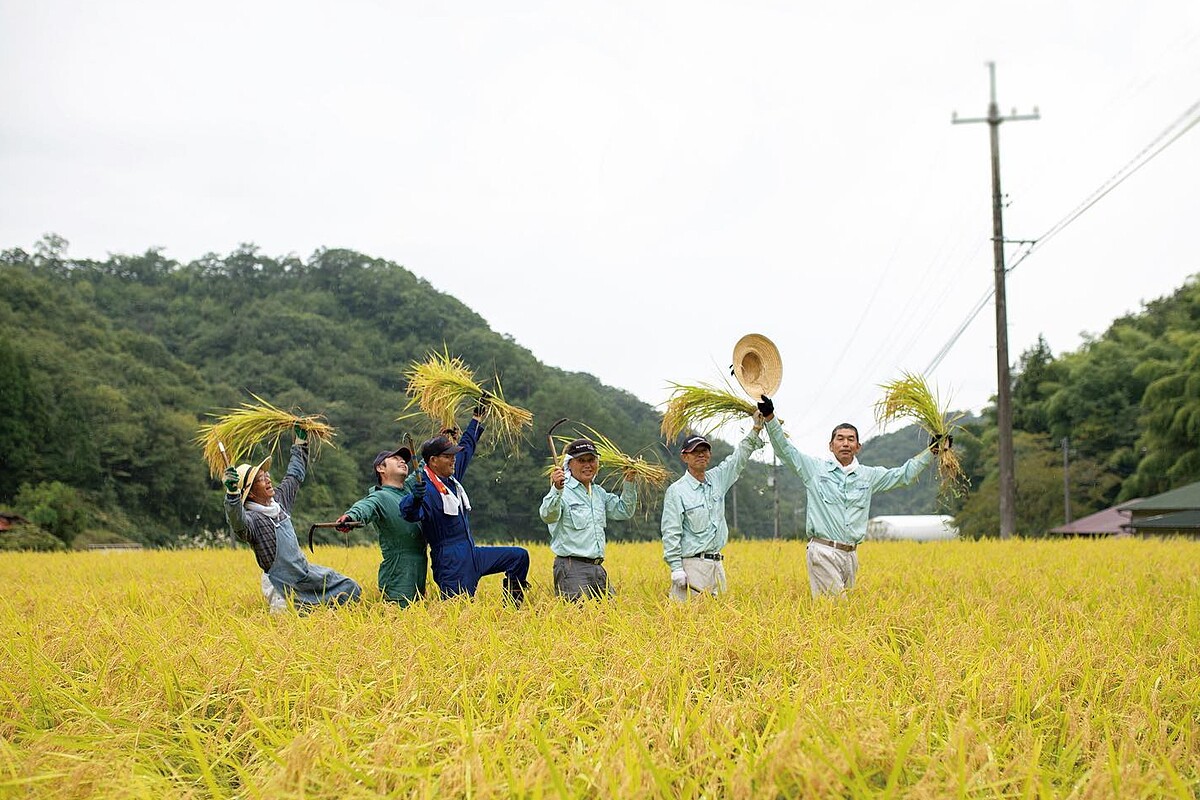 品牌親自造訪全國農家精挑細選多達二十餘品種的米作為商品。