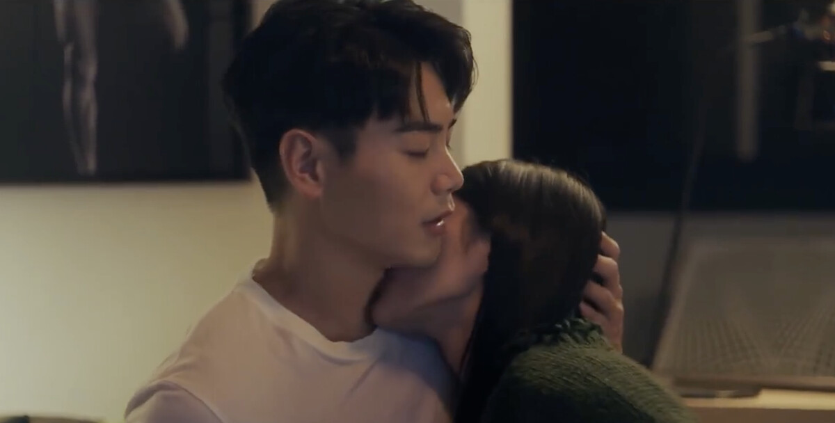 邱曖與Mr.H約砲。