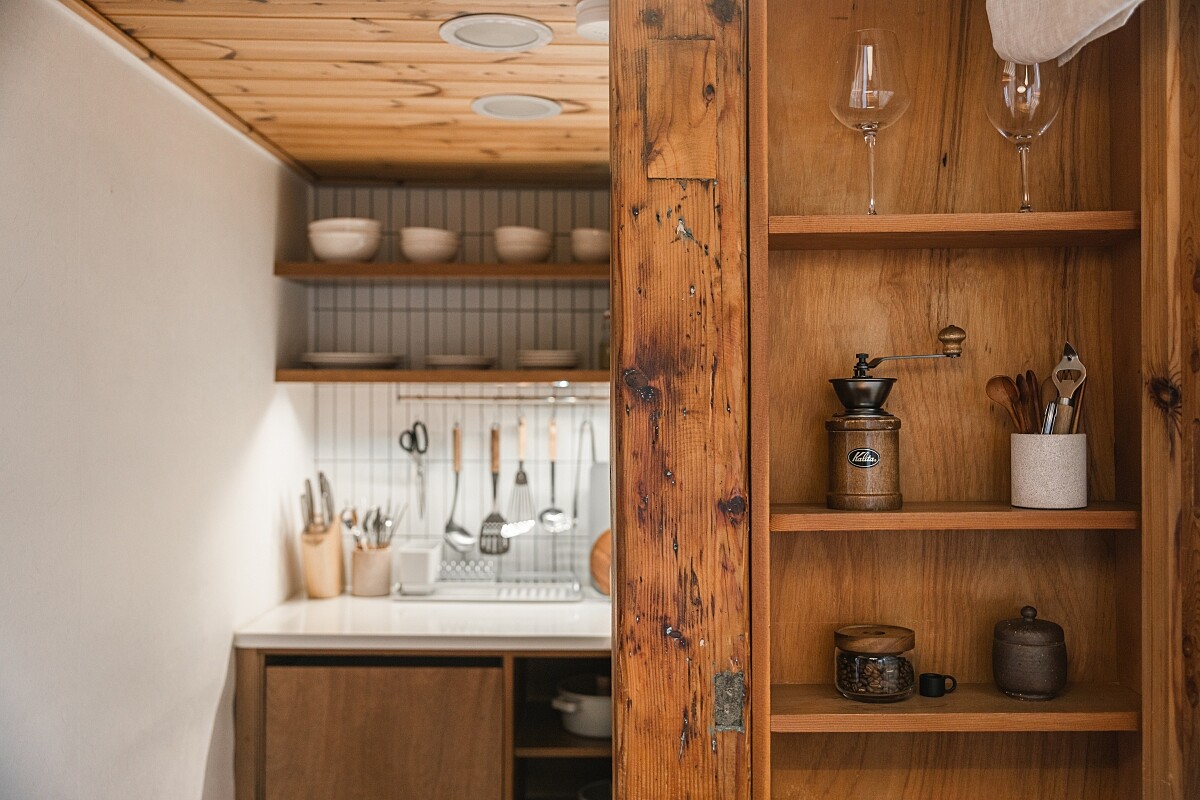 麻雀雖小但五臟俱全的廚房。Photo by Yoon Taehoon @_yoonic