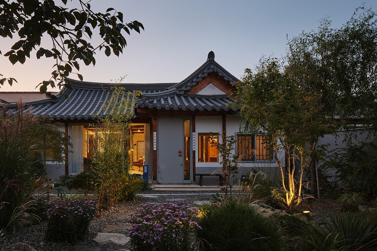 Hanok SIHOIL 原是韓國美術史學者崔淳雨老師的故居。Photo by Kim Dongkyu