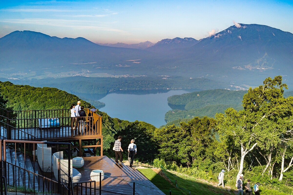 全區為全年開放的休閒勝地,不僅冬季能滑雪,春夏則為健行熱點。